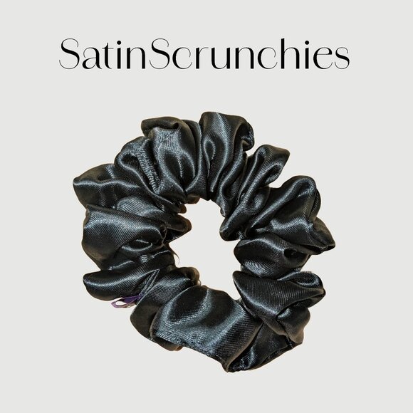 Amiga Mia small satin scrunchie emerald green hand crafted - Picture 1 of 5